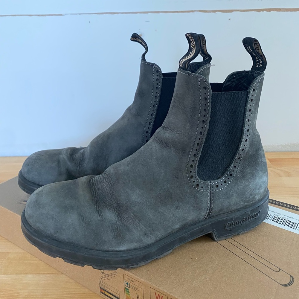 Women’s Blundstone Boots. Grey color. Women’s US size 11.